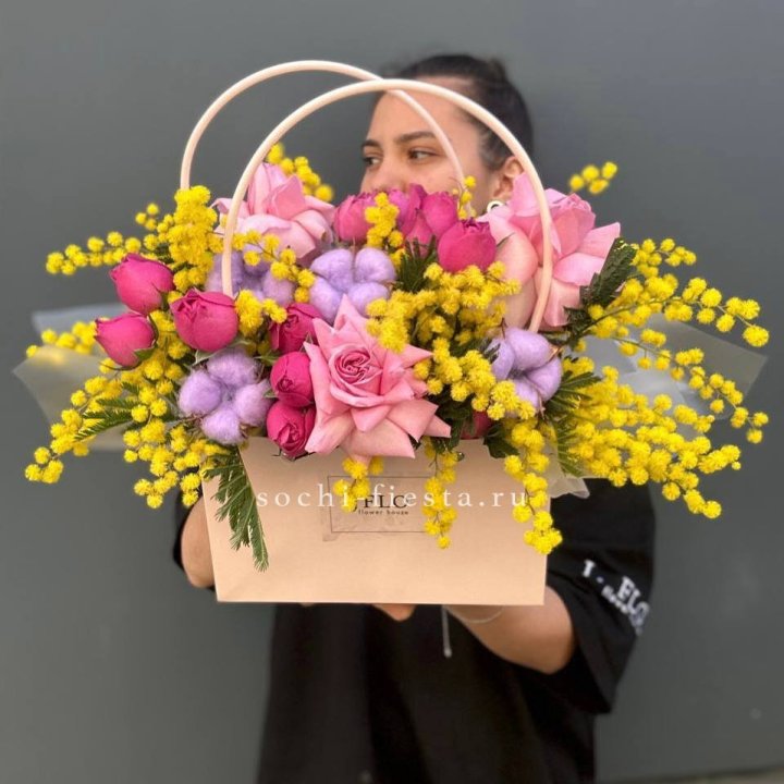 Сумочка мимозы и роз "Примавера" в Махачкале