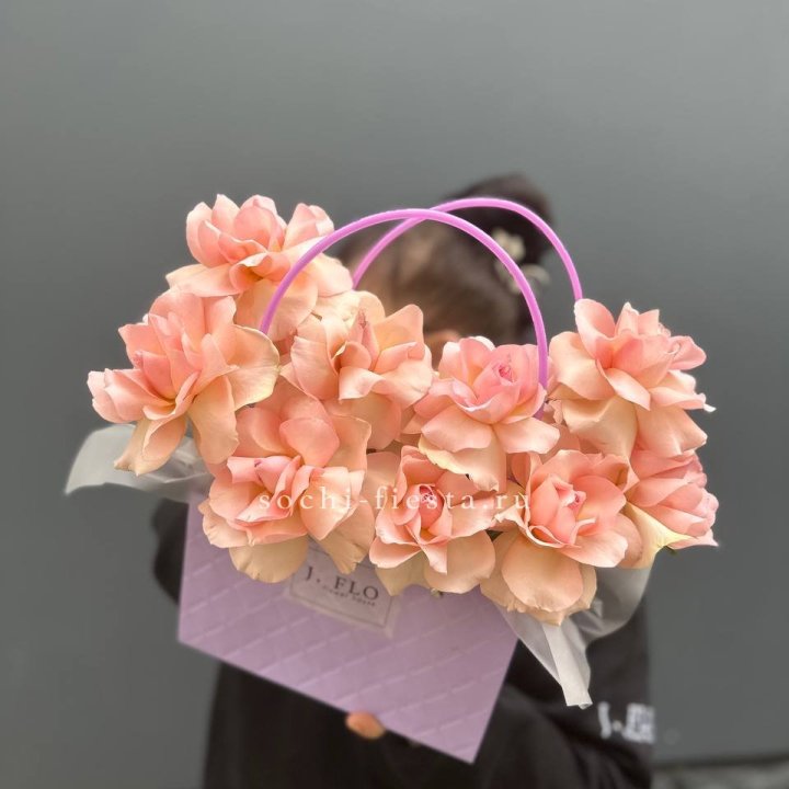 Сумочка с розами "Кети" в Махачкале