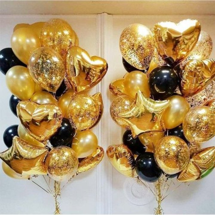 Фонтан шаров "Чёрное золото" в Махачкале