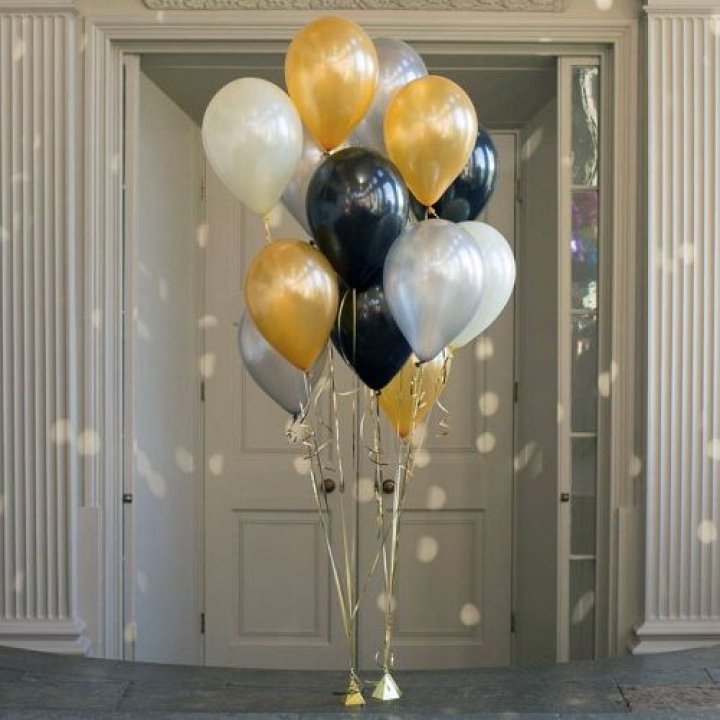 Фонтан шаров "Фаерворк" в Махачкале