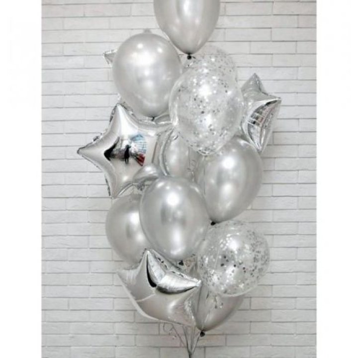 Фонтан шаров "Сильвер мун" в Махачкале