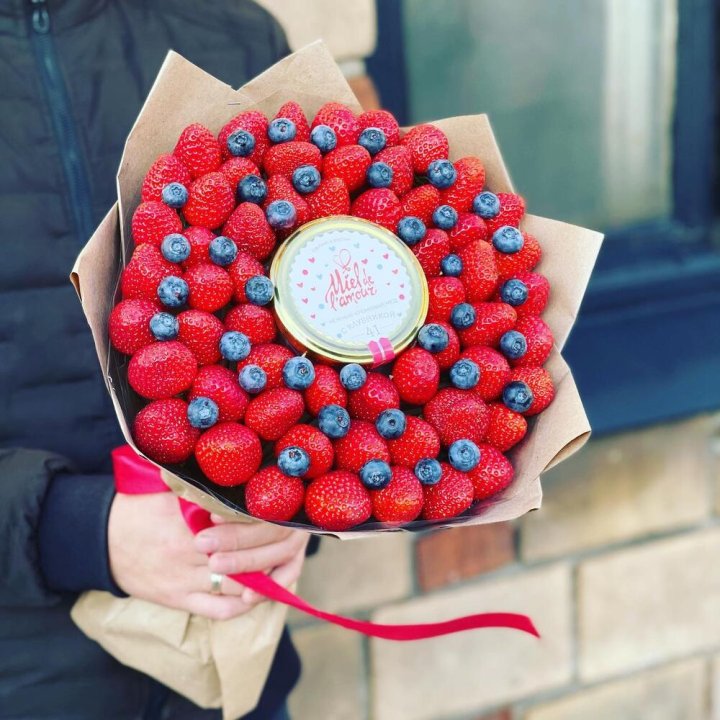 "Клубника и мёд" в Махачкале