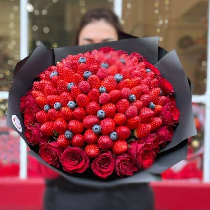 Клубничный бум №2 в Махачкале