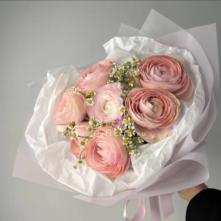 Ранункулюсы с ромашками в Махачкале