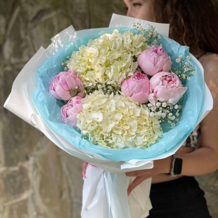 Букет с пионами "Блюсом" в Махачкале