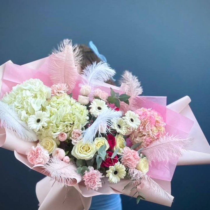 Дизайнерский букет "Валенсия-3" в Махачкале