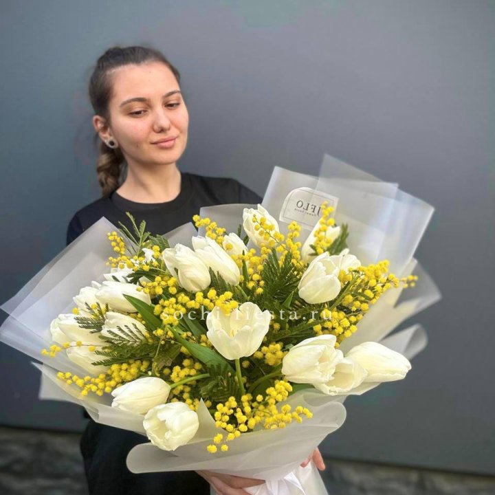 Букет тюльпанов и мимозы в Махачкале