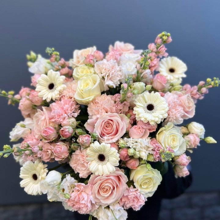Авторский букет "Нежный" в Махачкале