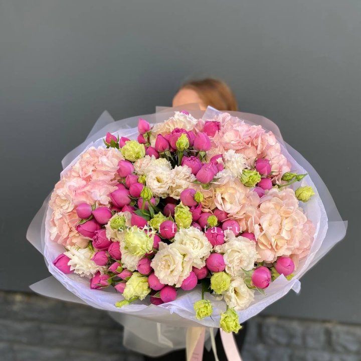  Букет  гортензий и Мисти в Махачкале