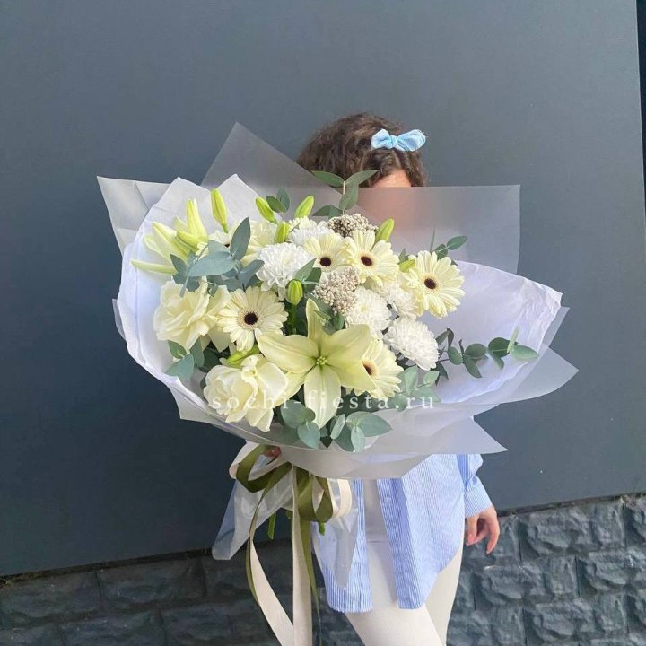 Букет с лилией и герберой в Махачкале