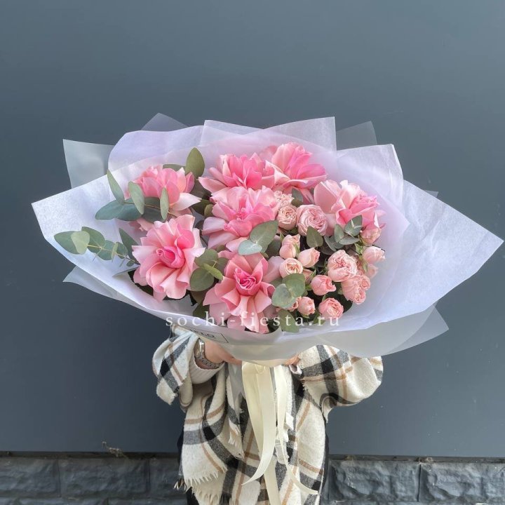 Букет французских и пионовидных роз  в Махачкале