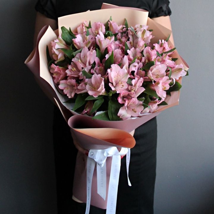 Букет розовых альстромерий в Махачкале