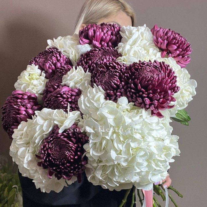 Охапка Бигуди и гортензий в Махачкале