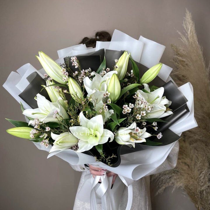 Букет лилий Снежная королева в Махачкале