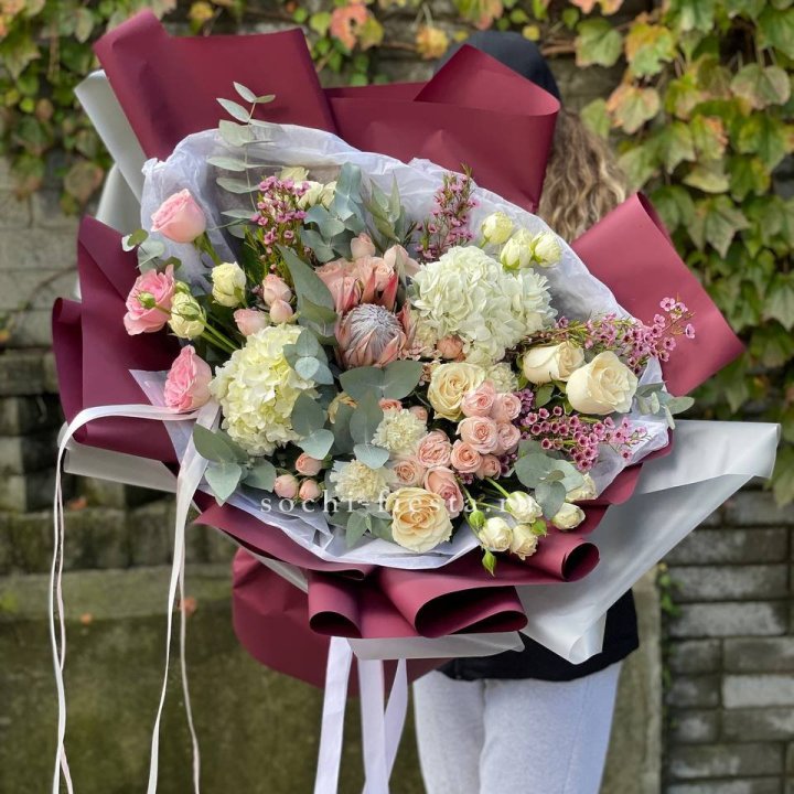 Авторский букет с протеей №1 в Махачкале