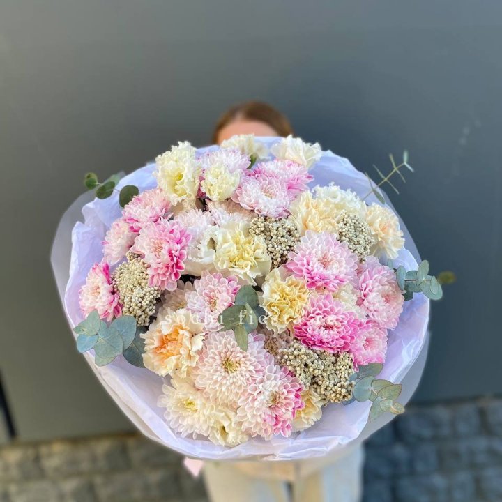 Букет из стойких цветов  в Махачкале