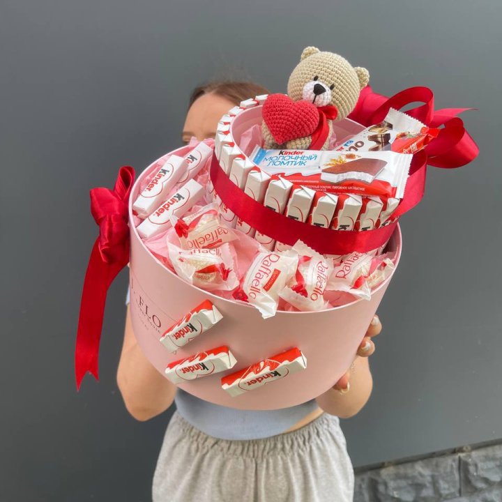 Бокс киндерами и раффаэлло 2 в Махачкале