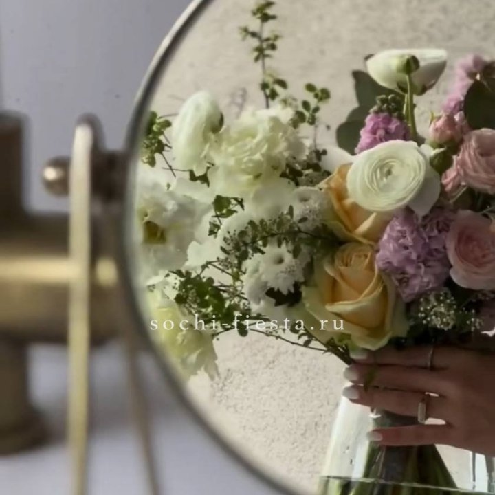 Цветочная подписка "Пакет средний" в Махачкале