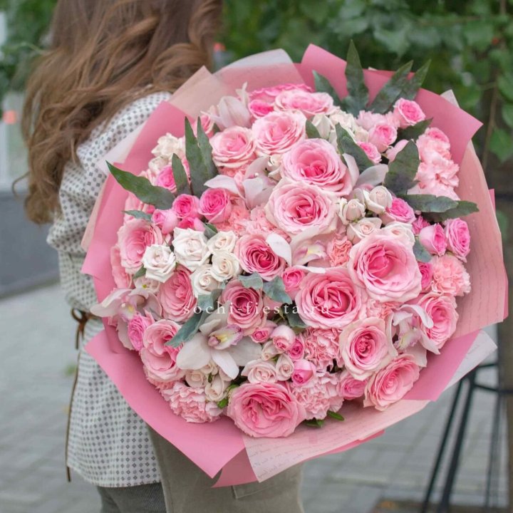 Дизайнерский букет "Барби" в Махачкале