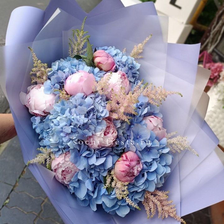 Дизайнерский букет с гортензией №3 в Махачкале