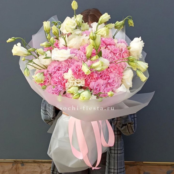 Букет из эустом и диантусов  в Махачкале