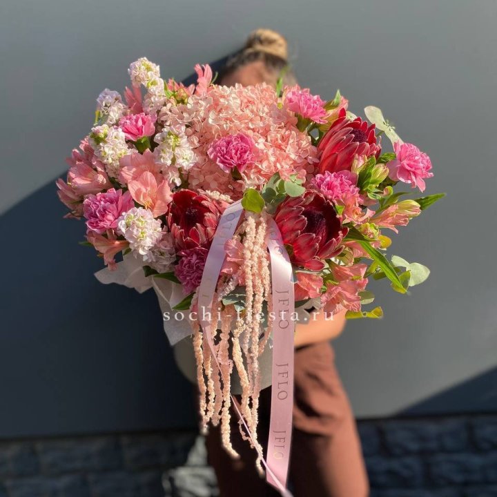 Коробка с цветами "Камикадзе" в Махачкале