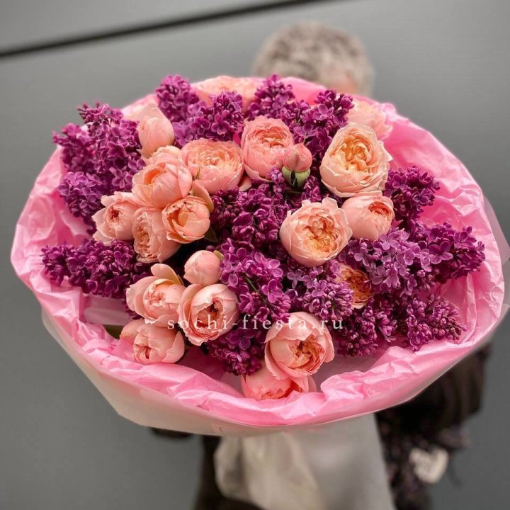  Дуо букет из кустовых роз и сирени в Махачкале