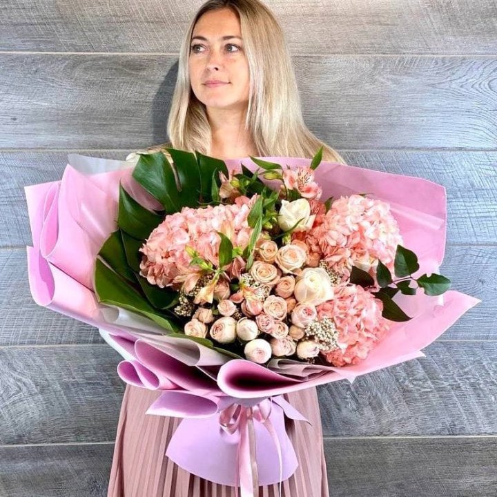 Дизайнерский букет "Валенсия-2" в Махачкале