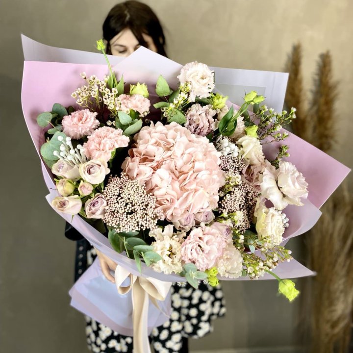 Дизайнерский букет "Трели кримс" в Махачкале