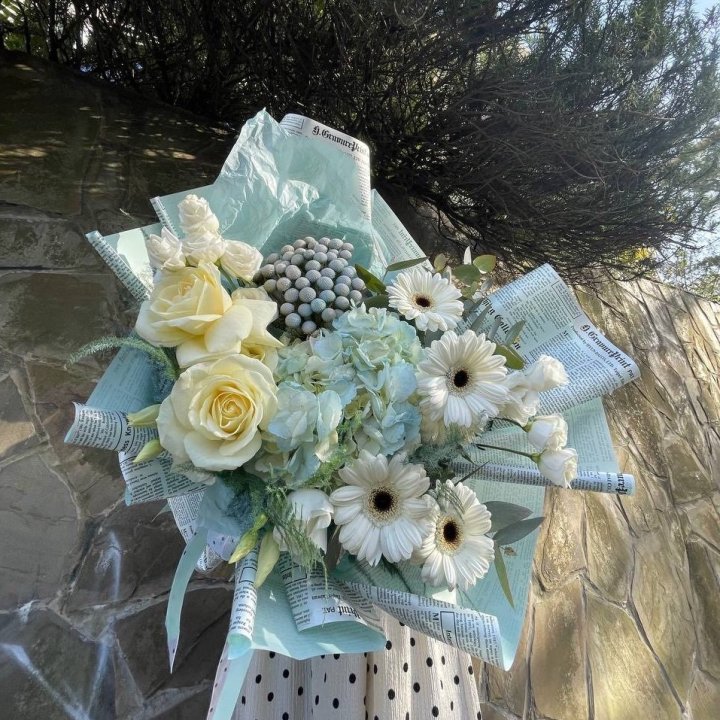 Дизайнерский букет "Линдж-блю" в Махачкале