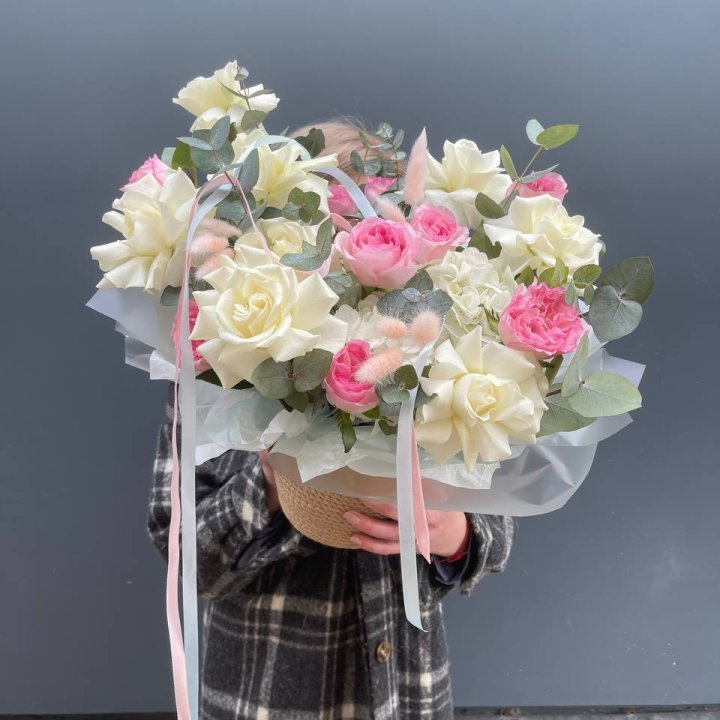 Кашпо с розами в Махачкале