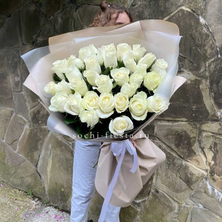 35 голландских роз в Махачкале