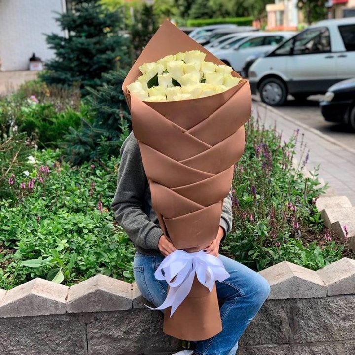 Голландские розы белые "Рыбка" в Махачкале