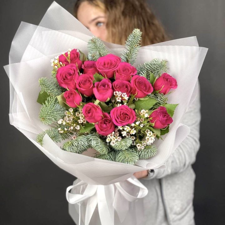 Новогодний букет Елки и Розы в Махачкале