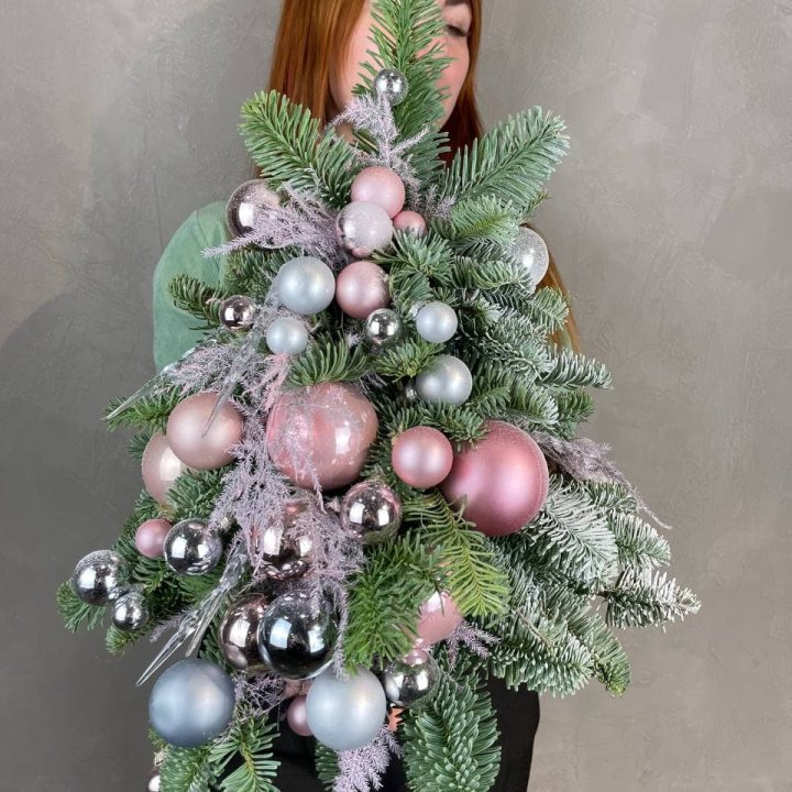 Новогодняя елочка "Розе голд" в Махачкале