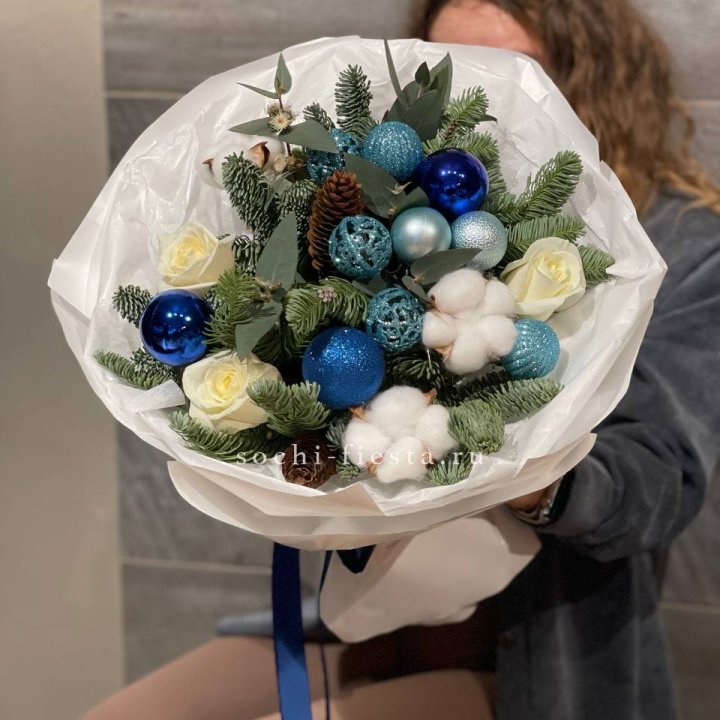 Новогодний букет "Синий иней" в Махачкале