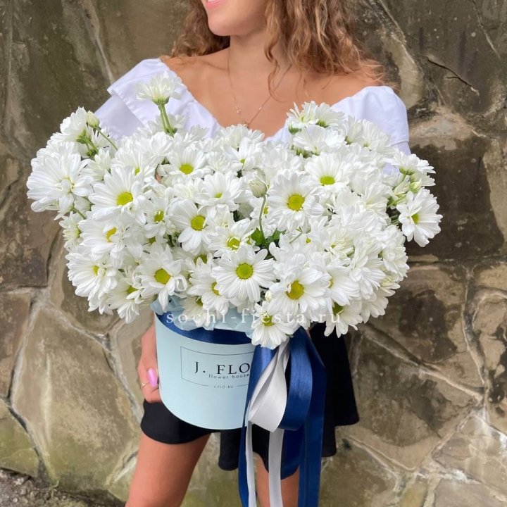 Коробка с хризантемами №2 в Махачкале