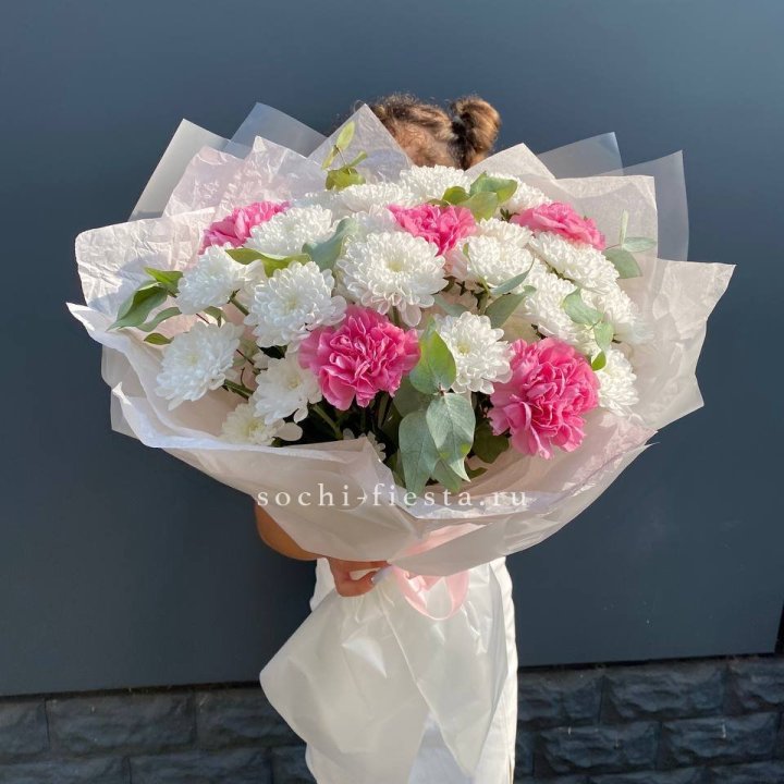  Букет  хризантем и диантусов "Воздушный" в Махачкале