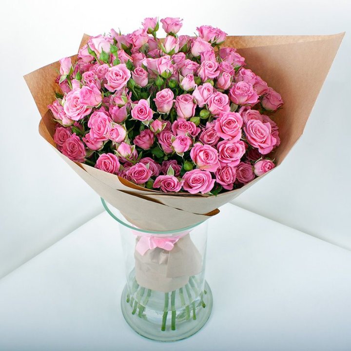 15 кустовых роз в Махачкале