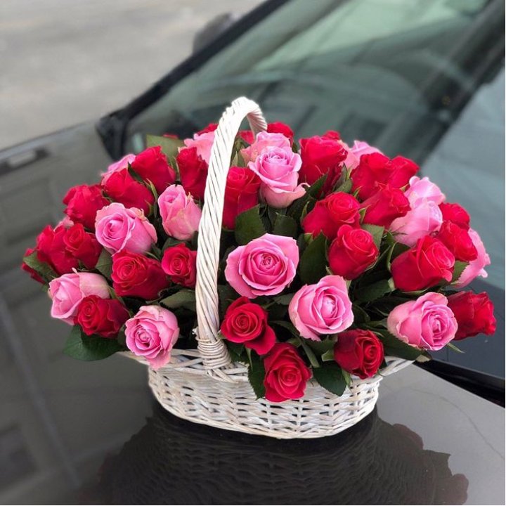 Корзина с розами  в Махачкале
