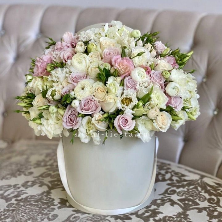 Цветочный бокс "Ловинг" в Махачкале