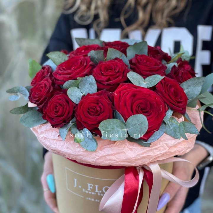 21 Красная роза в боксе №1 в Махачкале