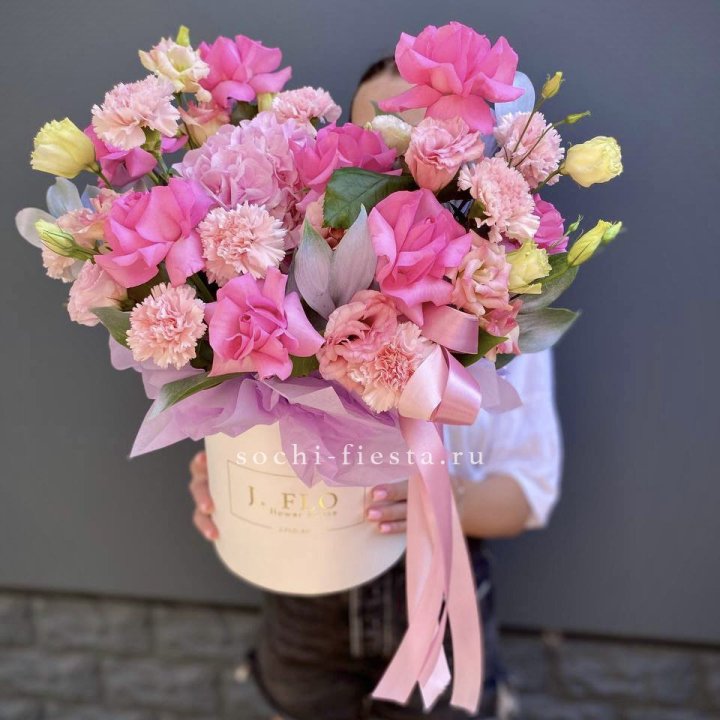 Цветочный бокс "Сальма" в Махачкале