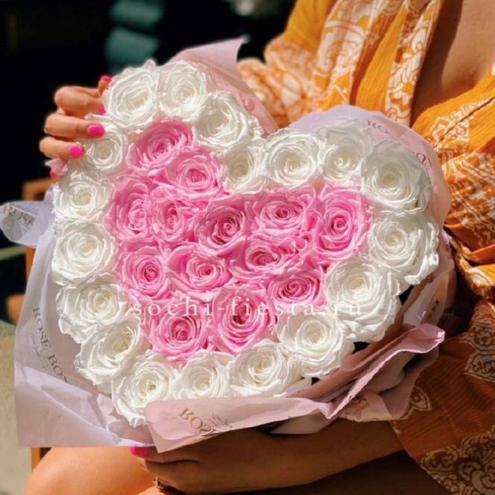 Бокс сердце с розами №2 в Махачкале