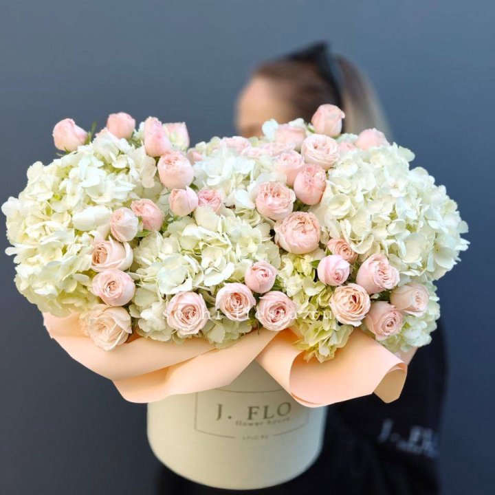 Дизайнерский бокс "Изабелла" в Махачкале