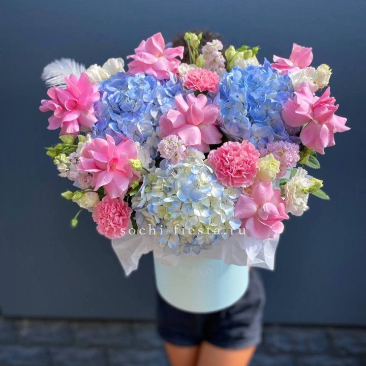 Коробка с цветами "Лемия" в Махачкале