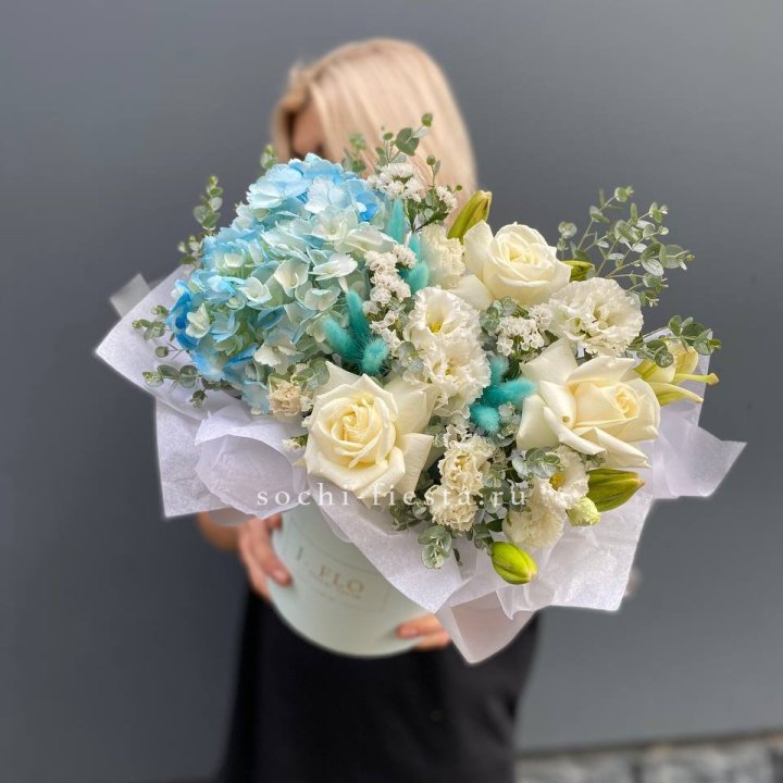 Цилиндр в голубых оттенках №1 в Махачкале