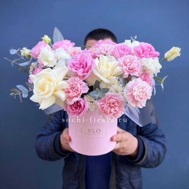 Цветочный бокс "Памела" в Махачкале