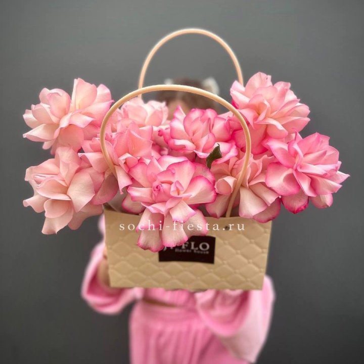 Сумочка розовых роз Венди в Махачкале