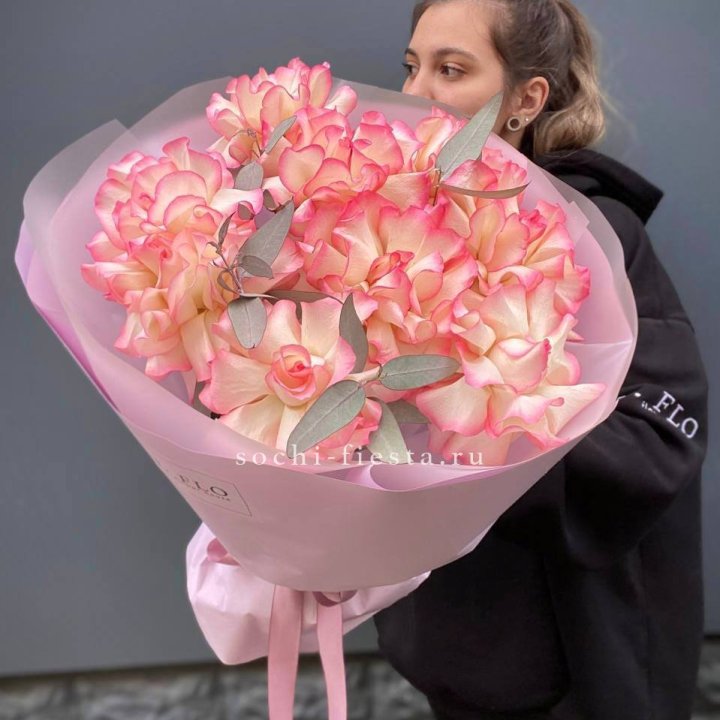 9 французских роз Джумилия в Махачкале